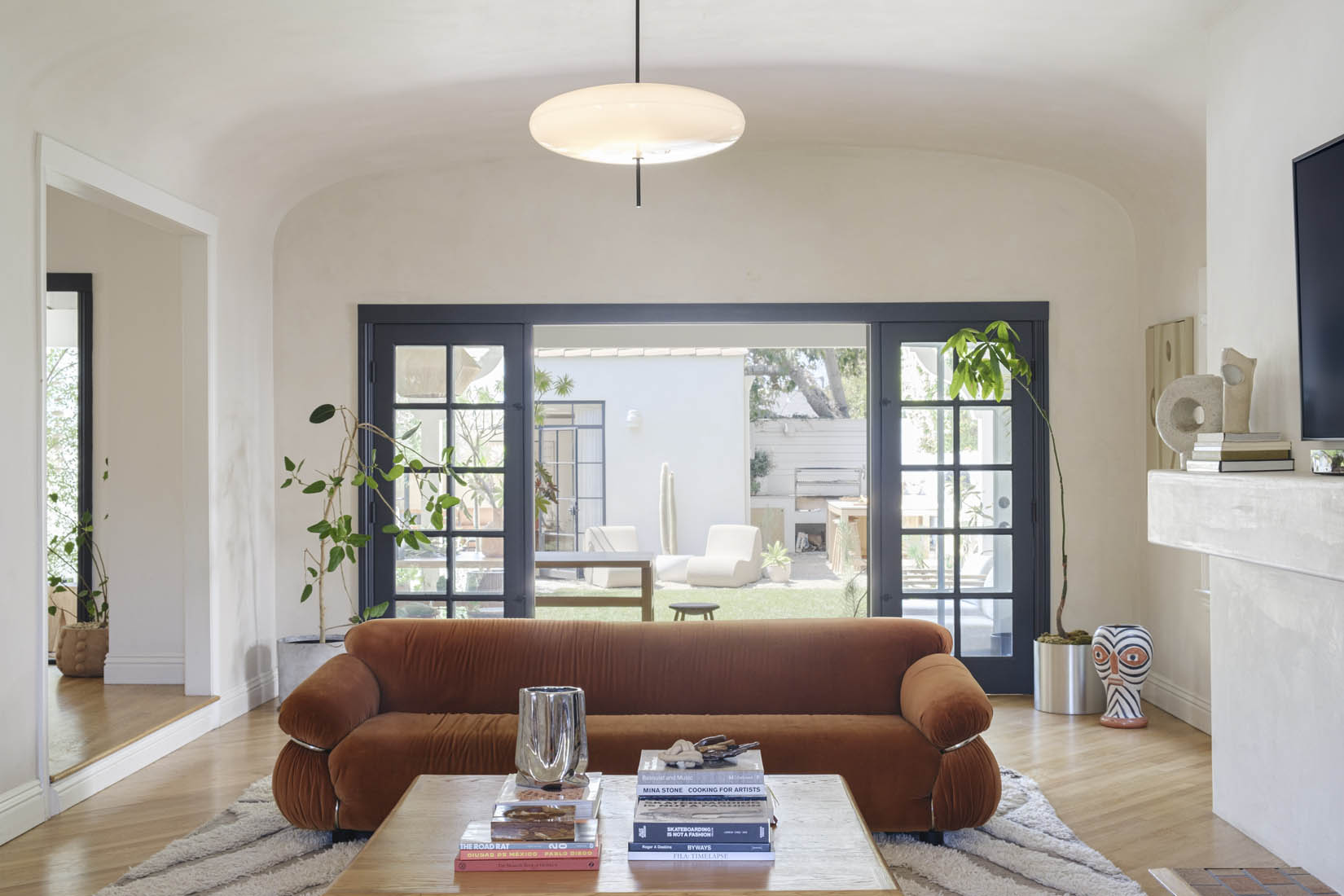 Witness-Locations_Casa-Chalex-Mid-city-los-angeles_03